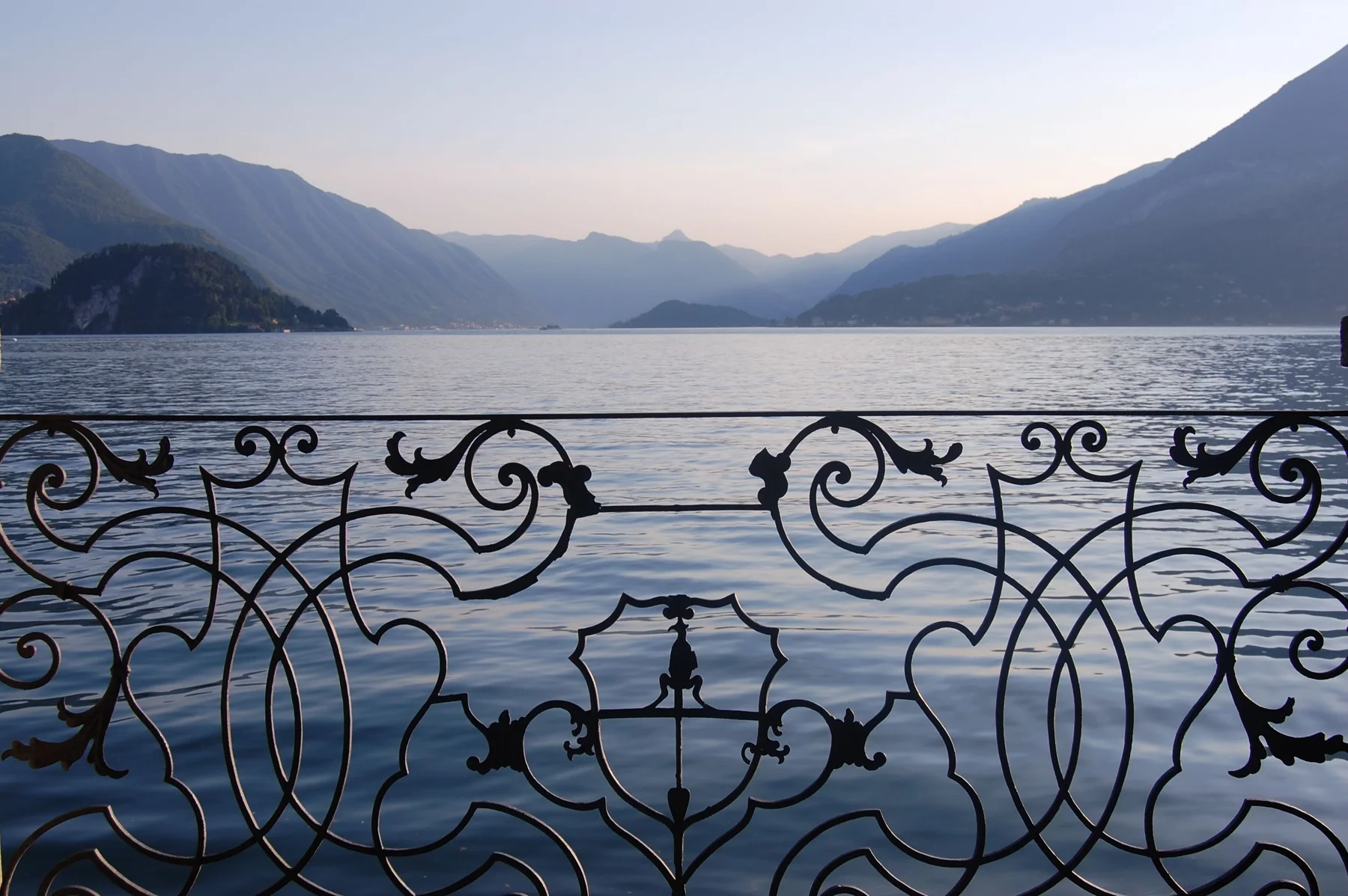 Quanto costa una vacanza a Varenna: treni e traghetti